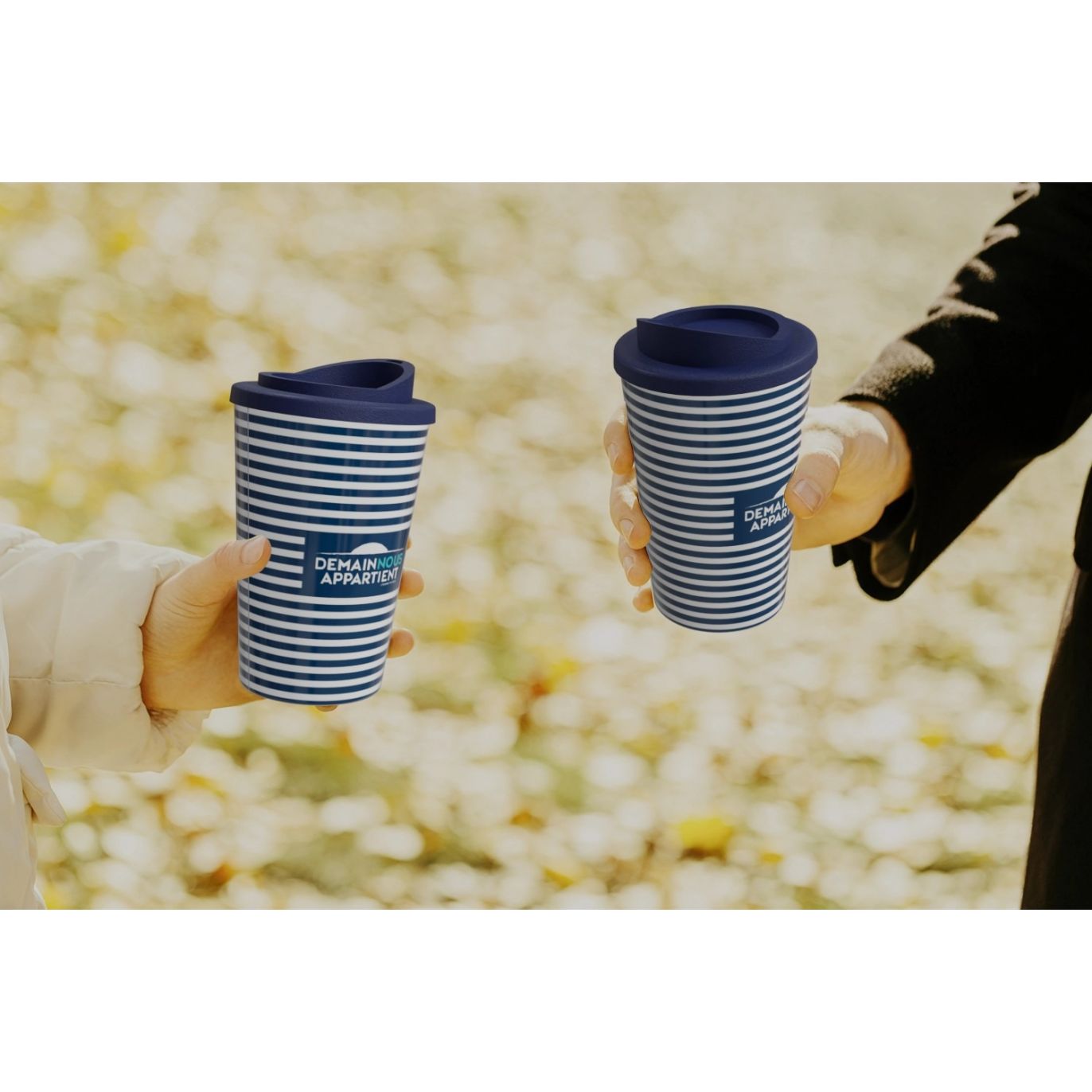 Gobelet nomade rayé – Demain Nous Appartient
